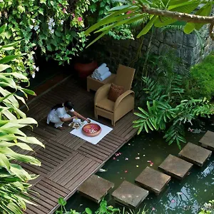 Resort Taj Cove And